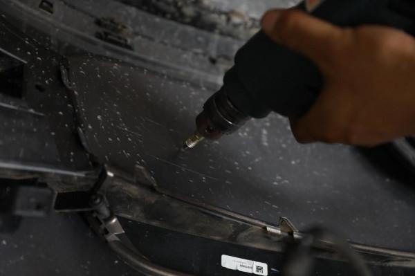 路虎星脈——豪華路虎連個前雷達都沒有,後期自己加裝吧 路虎星脈——豪華路虎連個前雷達都沒有,後期自己加裝吧