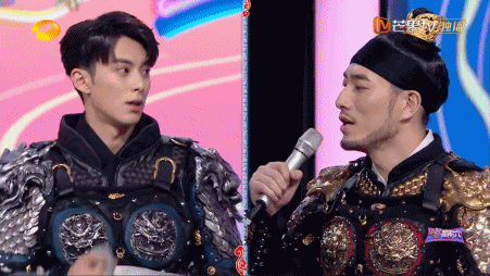 給霍汶希和杜華組cp，把愛豆全部陰陽怪氣一遍，這主持膽太肥了