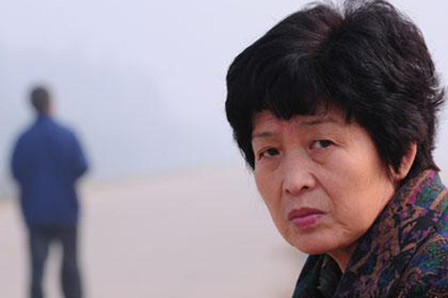 兒子身患先天疾病，24年後55歲母親為捐肝救子，半年暴走2110公里