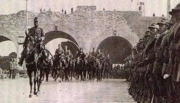 軍統特工毒殺三名日本軍官嫌不過癮，質問長官：美國毒藥咋也不靈