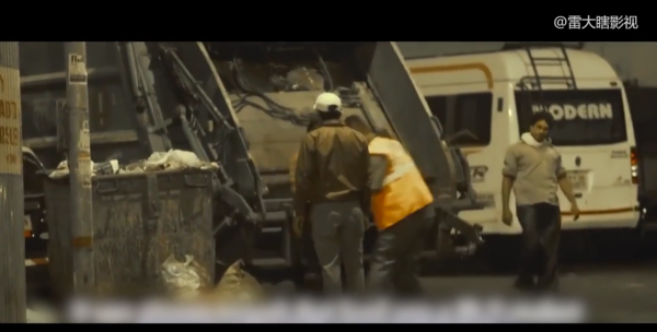 印度掏糞工:徒手幹活又髒又危險,每隔5天就會有人身亡!紀錄片 印度掏糞工:徒手幹活又髒又危險,每隔5天就會有人身亡!紀錄片