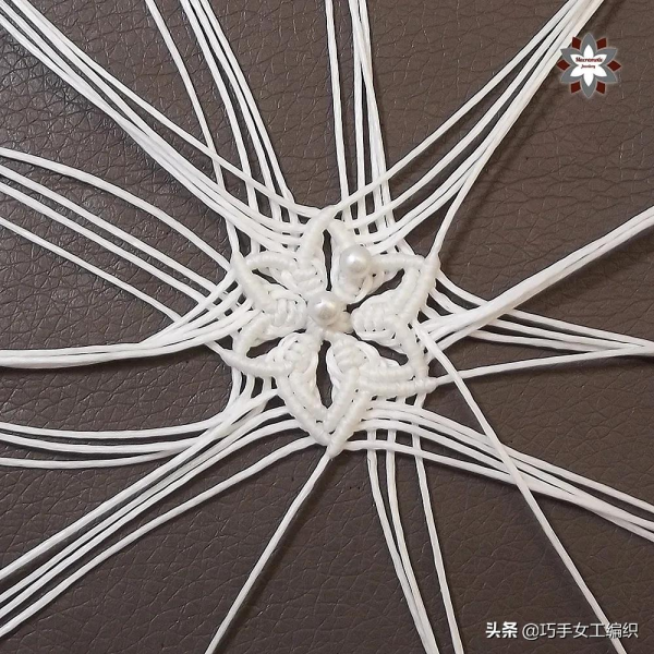 用繩子就能編出漂亮的雪花，超詳細的教程，一步一步教你編