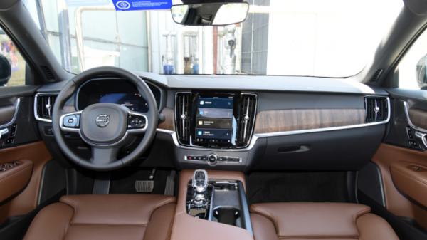 “養車”花銷一樣，買高配S60，不如買沃爾沃S90？