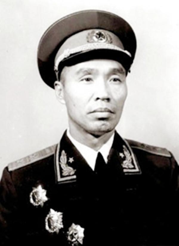 遵義會議召開時,擔任警衛的8個參謀,後來出了2箇中將3個少將 遵義會議召開時,擔任警衛的8個參謀,後來出了2箇中將3個少將