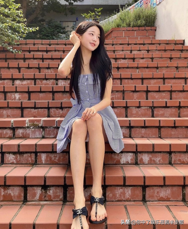 張員瑛SBS《歌謠大戰》打歌服引爭議，KBS演藝大賞獲獎