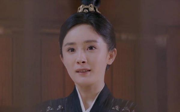 沒有少女的精氣神就別硬凹，“楊冪們”給新人留點機會吧