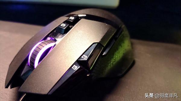 文字工作者用上電競鍵鼠是什麼體驗？上手腹靈套裝，點贊按鍵體驗