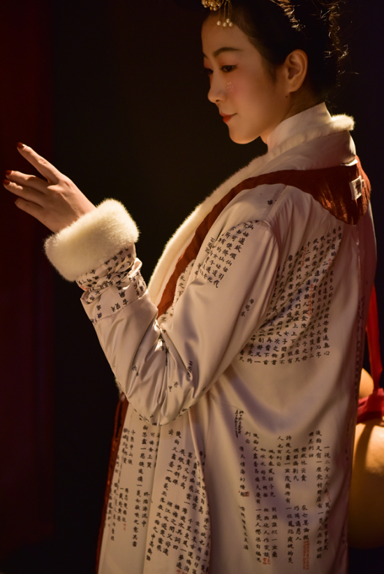 生活在左《九九消寒圖》New Hanfu系列主題釋出會