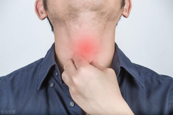 天冷了，中老年人出現這5種表現，可能是心梗在敲門！及時就診