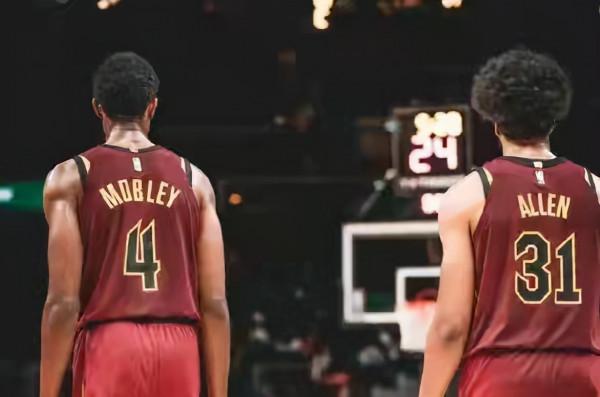 2.13米打3號位!騎士奇陣惜敗公牛,騎士應放棄塞克斯頓和加蘭? 2.13米打3號位!騎士奇陣惜敗公牛,騎士應放棄塞克斯頓和加蘭?