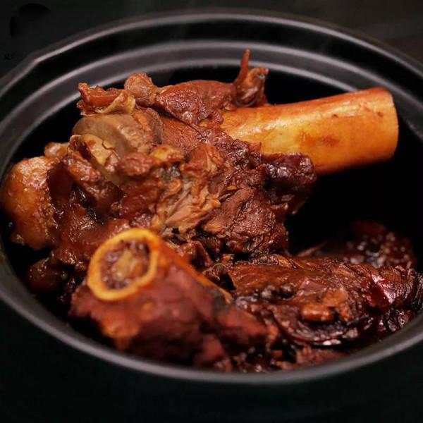 明日中秋，家宴選單已準備好，8道菜撐得了場面，滿足每個人