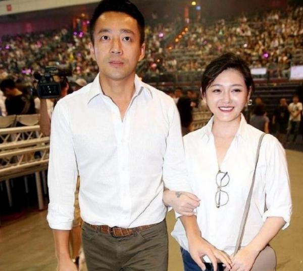 汪小菲大S婚變危機已解除，主動出發找大S，媽媽張蘭發文不捨兒子