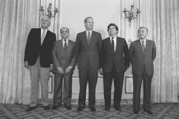 日本敢拋掉萬億美債嗎？如果不敢，是否意味著又要再籤廣場協議