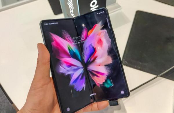 三星 Z Fold 4摺疊屏或將採用雙面螢幕內指紋識別?創新上不輸蘋果 三星 Z Fold 4摺疊屏或將採用雙面螢幕內指紋識別?創新上不輸蘋果