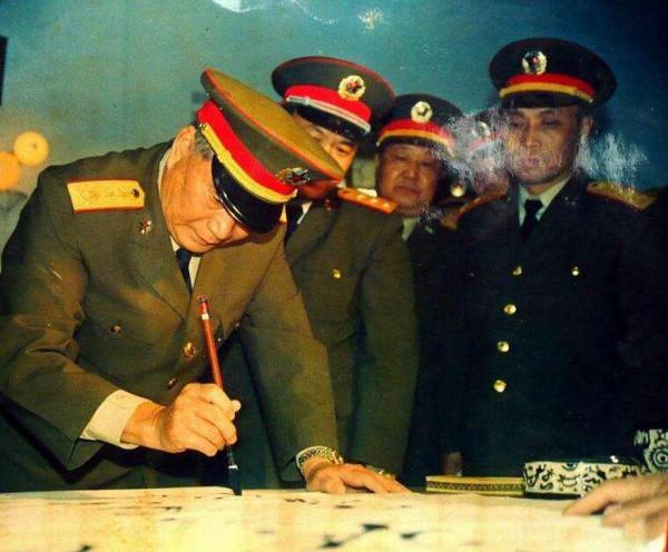 88年我軍重啟軍銜制，首批授予17位上將，1955年各是什麼軍銜？