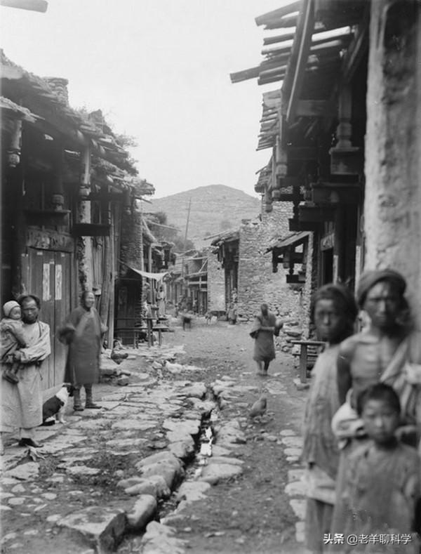 1933年，四川古城眨眼成湖！倖存者：連跳幾十個壕溝卻丟了孩子