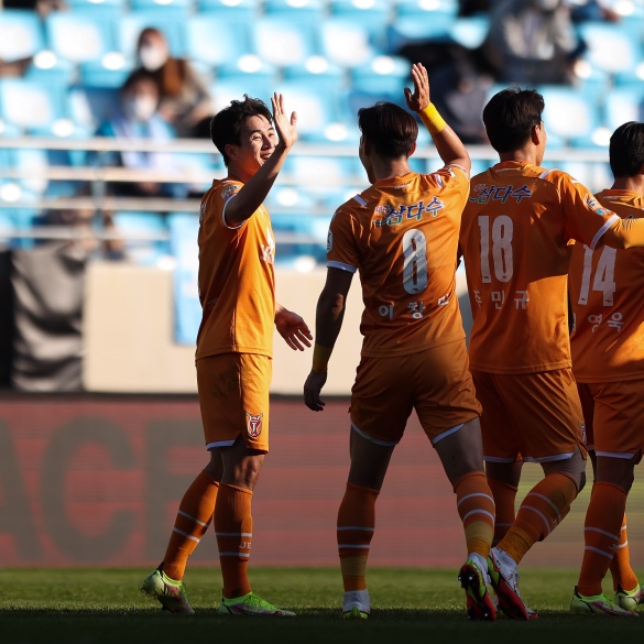 K1聯賽第34輪綜述：全北強勢領跑，濟州五球大勝逆襲至第四