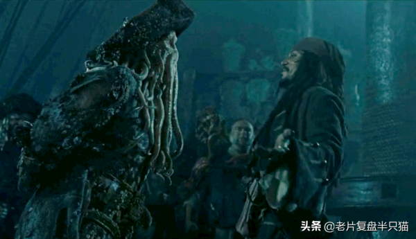 用&OpenCurlyDoubleQuote;人物傳記&rdquo;的方式開啟《加勒比海盜》，電影終於看明白了