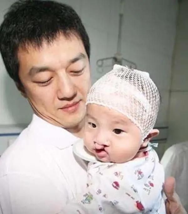 李亞鵬的女兒也長大了，真是女大18變，越長越好看