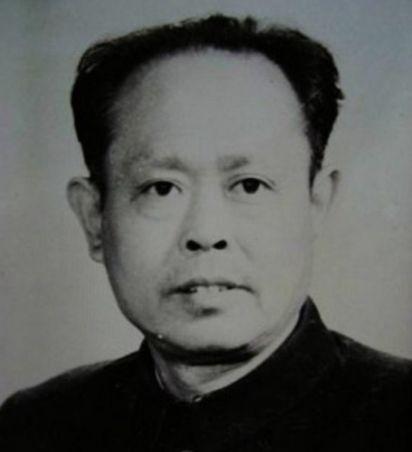 1949年國軍副師長被三野活捉,微笑著跟看守說:我可是自己人 1949年國軍副師長被三野活捉,微笑著跟看守說:我可是自己人