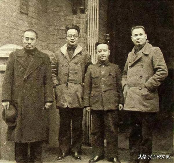 毛澤東的領導地位是由於他的正確領導而取得的