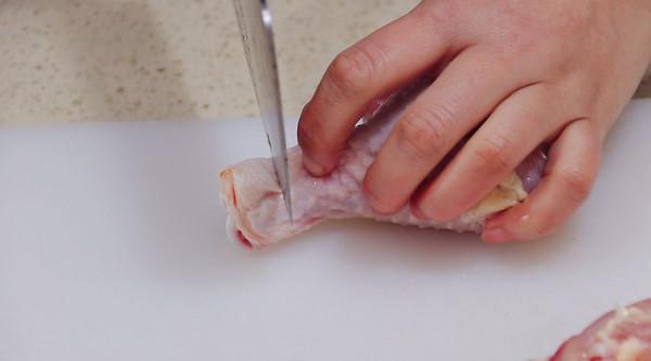 天氣寒冷,碰到這麵包,我絕不手軟,包上大雞腿,吃著真過癮 天氣寒冷,碰到這麵包,我絕不手軟,包上大雞腿,吃著真過癮