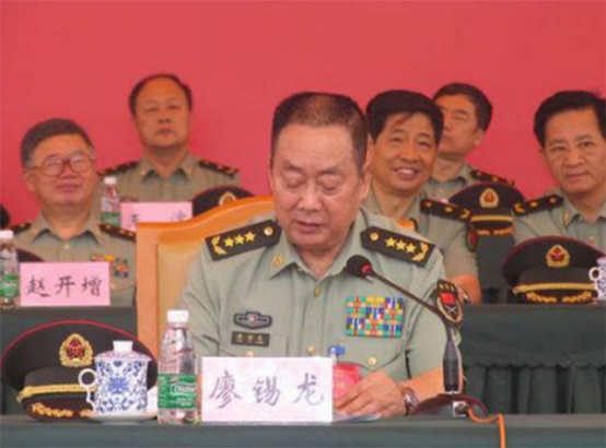 1984年廖錫龍一戰成名,鄧小平拍板:應該重點培養,先讓他當軍長 1984年廖錫龍一戰成名,鄧小平拍板:應該重點培養,先讓他當軍長