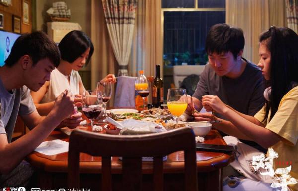 這兩個普通的老師、計程車司機竟然是間諜，當代諜戰劇這次不一樣