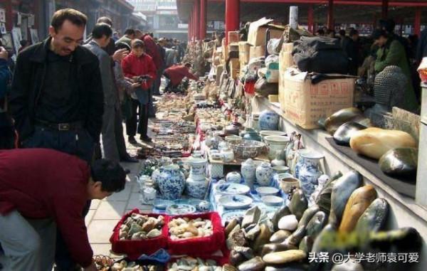 大爺高價買兩個黑罐,被媳婦一頓訓斥,沒想到是仿的都值錢 大爺高價買兩個黑罐,被媳婦一頓訓斥,沒想到是仿的都值錢