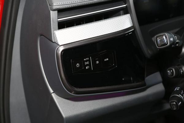 24.19萬起，滿電續航653km，四塊大屏+矩陣大燈，實拍極狐阿爾法T