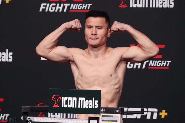 mma拳手減重:普通人減肥那麼難 他們為何一下子減掉那麼多? mma拳手減重:普通人減肥那麼難 他們為何一下子減掉那麼多?