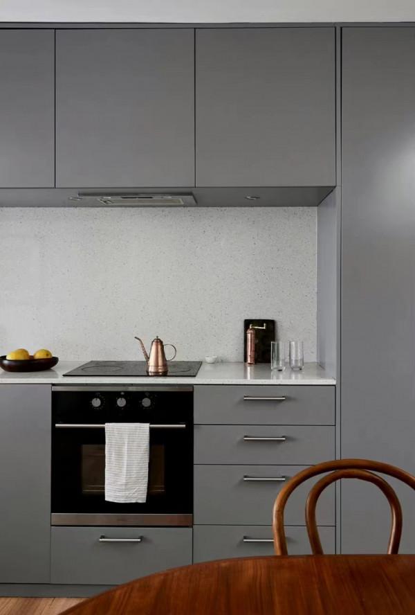 甜美女孩的頂樓小公寓,小而美還很敞亮,露臺喝酒聊天不要太愜意 甜美女孩的頂樓小公寓,小而美還很敞亮,露臺喝酒聊天不要太愜意