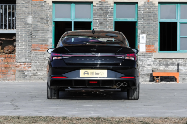 搭載兩種動力，新增限量版，起售9.98萬元，2022款現代伊蘭特上市