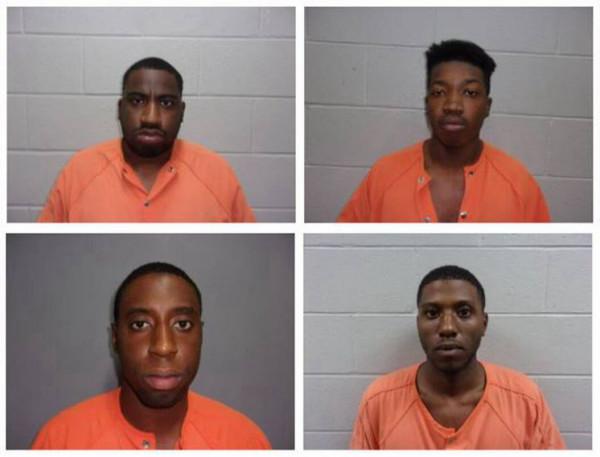 美媒:4名美軍士兵在深夜槍擊事件後被捕,涉嫌共謀實施武裝搶劫未遂 美媒:4名美軍士兵在深夜槍擊事件後被捕,涉嫌共謀實施武裝搶劫未遂