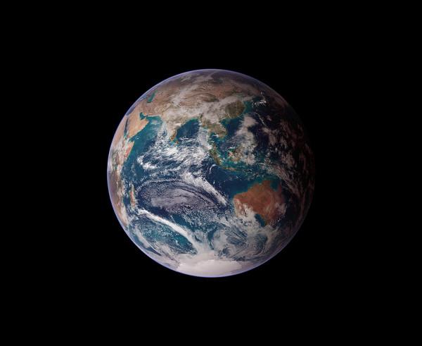 地球重達60萬億億噸,為什麼不會掉下去,還能懸在太空中? 地球重達60萬億億噸,為什麼不會掉下去,還能懸在太空中?