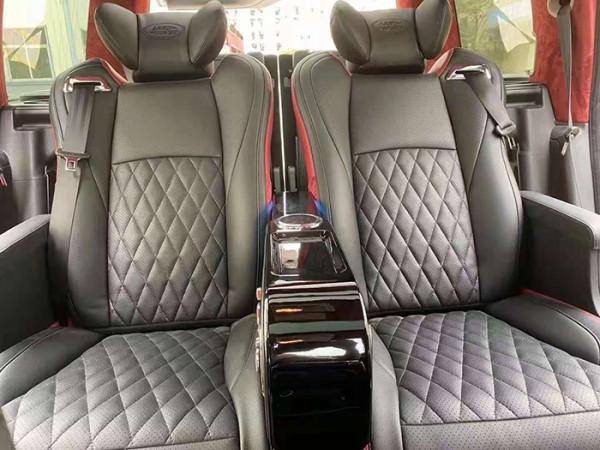 路虎發現4高配六座版中排航椅可調節 路虎發現4高配六座版中排航椅可調節