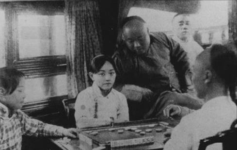 珍貴的清朝末年青樓女子老照片,暴露了一件事 珍貴的清朝末年青樓女子老照片,暴露了一件事