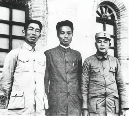 毛主席唯一一次為人抬棺，還親自為他寫下輓聯，他究竟是誰？