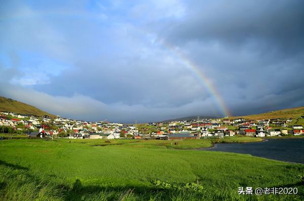老婆指著地圖說：我不管，你必須掙錢！這輩子我要走遍這4個島