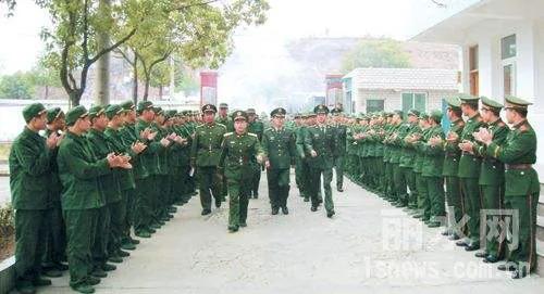 86年,新兵連戰友偷了一個排戰士的錢物 86年,新兵連戰友偷了一個排戰士的錢物