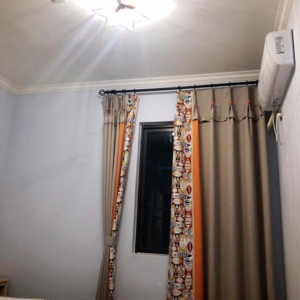 三居室新房，全屋寬敞又明亮，衣櫃裡“藏”衛生間還是頭一次見