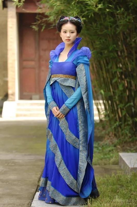 看了劉詩詩的古裝造型 終於知道她為什麼叫詩爺