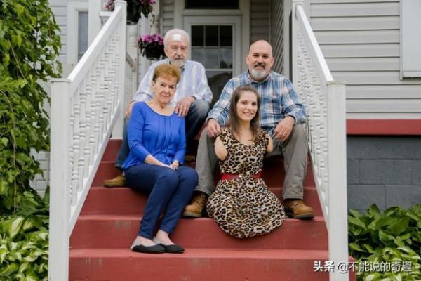 我，出生的時候因為沒有四肢被父母遺棄，但現在我過著幸福的生活