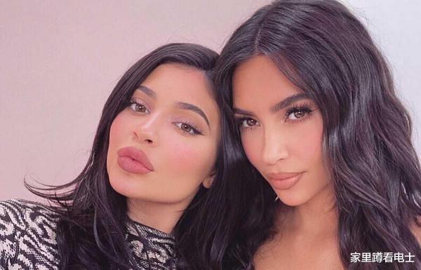 40歲傑西卡阿爾芭魅力不減，年長兩歲老公卻顯老，翁婿同框像兄弟