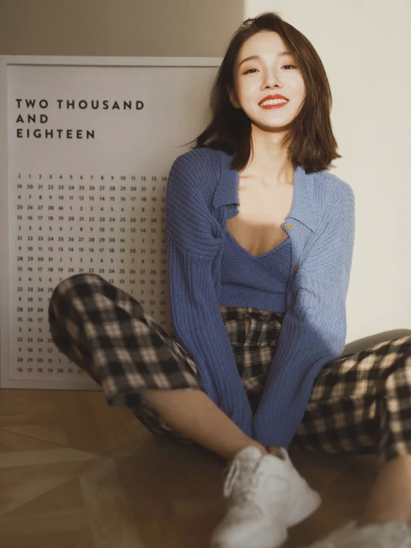 還在穿“打底褲”嗎?現在流行這麼穿,保暖又顯瘦 還在穿“打底褲”嗎?現在流行這麼穿,保暖又顯瘦