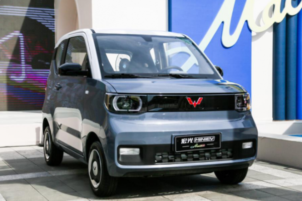 四大轎車“年度銷冠”鎖定：凱美瑞或取代雅閣，寶馬5系稱王！