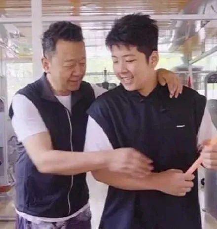 《爸去哪》10位孩子，有人學費一年25萬，有人卻活成普通人家孩子