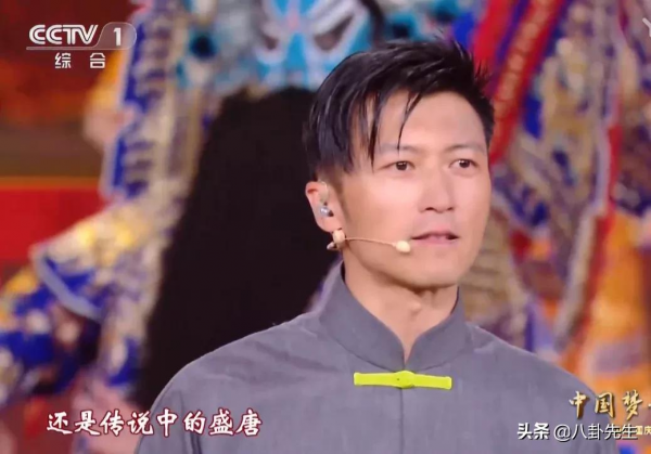 央視國慶晚會：謝霆鋒素顏仍帥氣，劉濤打扮俗氣，黃品源假髮明顯