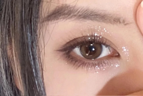 爆閃千金妝！這樣化妝看起來就很有錢