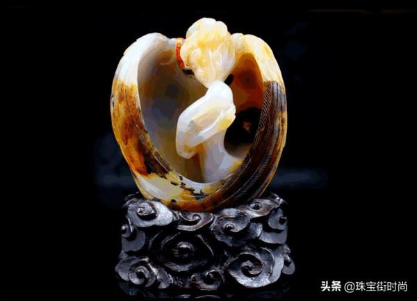 為什麼是“西方寶石,東方玉” 為什麼是“西方寶石,東方玉”